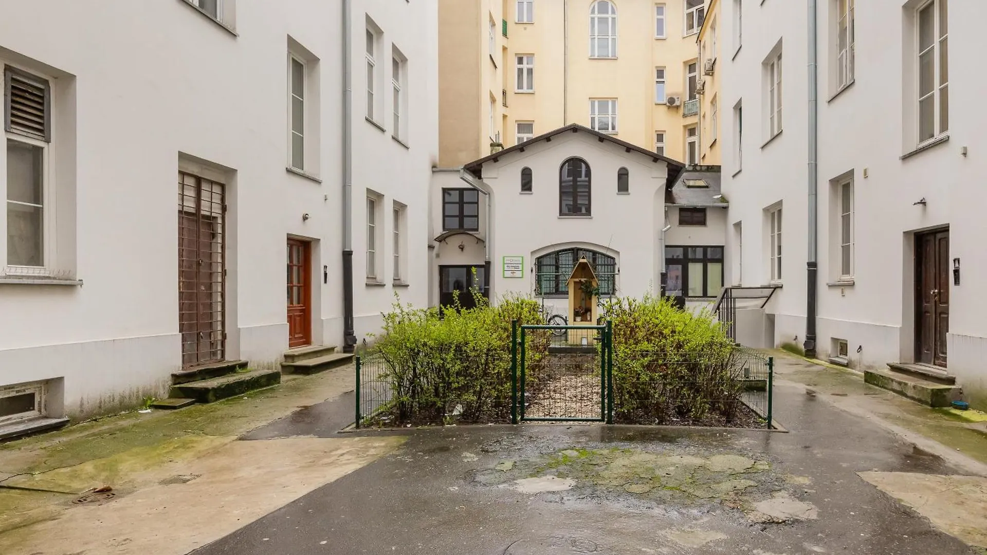Spacious Apartment In The Warsaw City Center By Rent Like Home