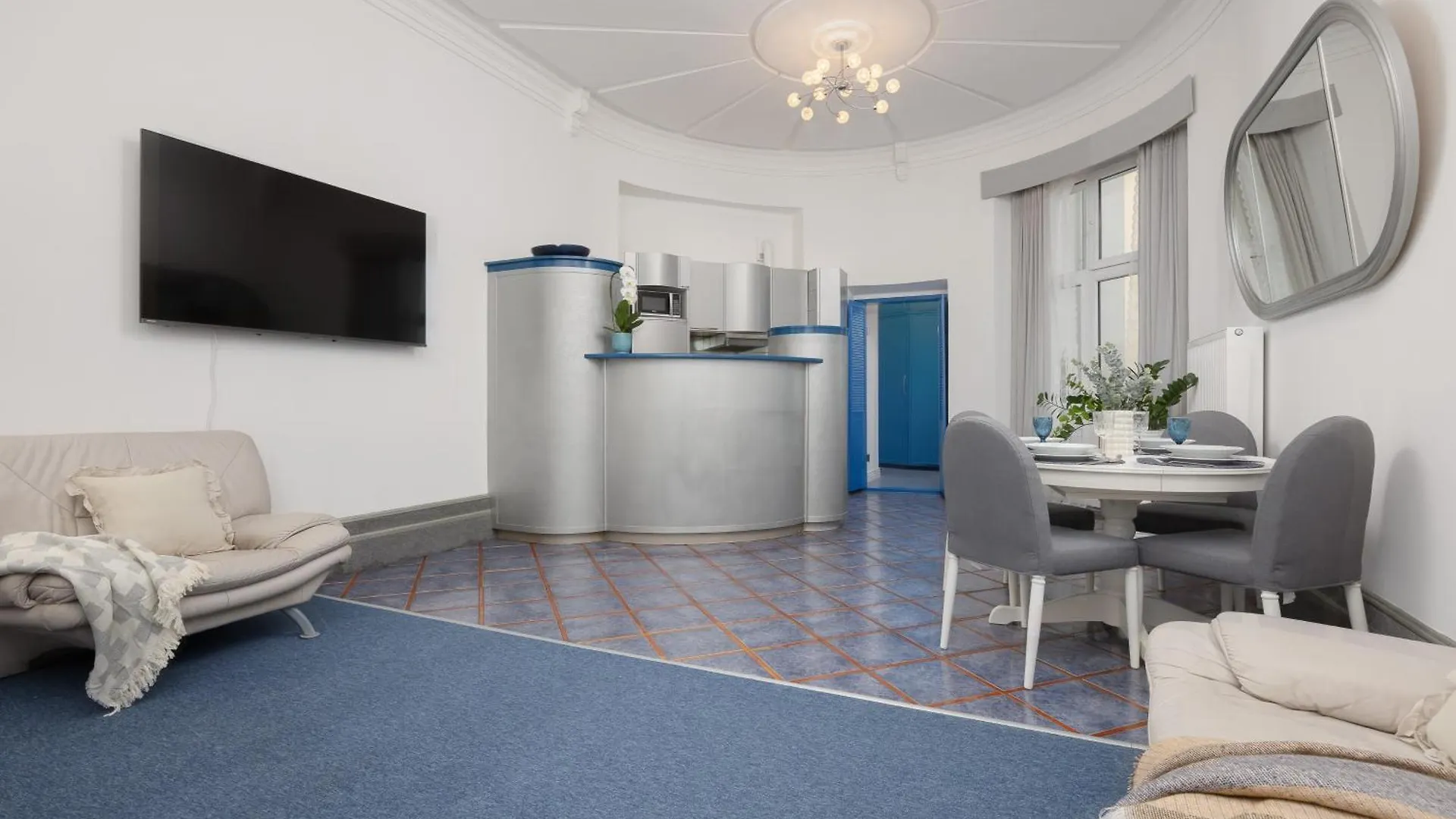 Spacious Apartment In The Warsaw City Center By Rent Like Home